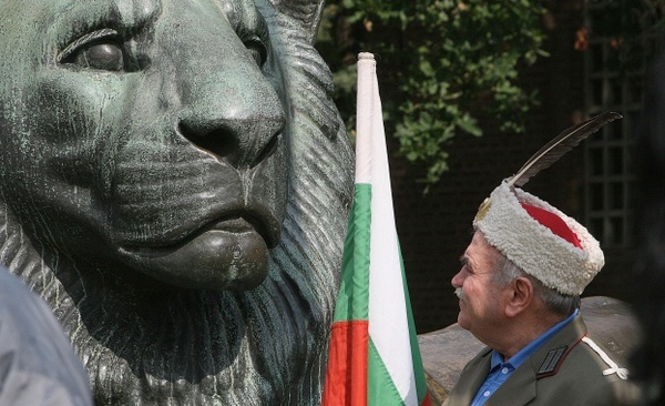 Бургас отбелязва 131 години от Съединението на България с концерти и военни почести