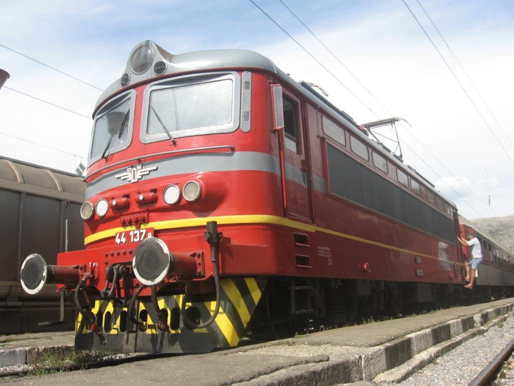 БДЖ увеличават броя на влаковете по случай Съединението