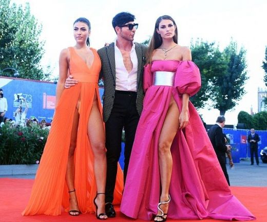 Секси модели без гащички на червения килим шокираха публиката на филмфеста във Венеция (СНИМКИ/ВИДЕО 18+)