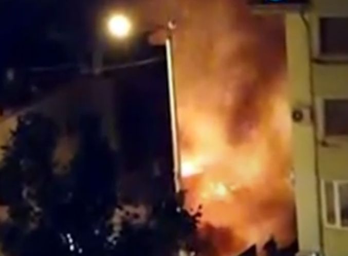 Гръмна супермаркет в Плевен - стоката изгоря, а собственикът е в „Пирогов“