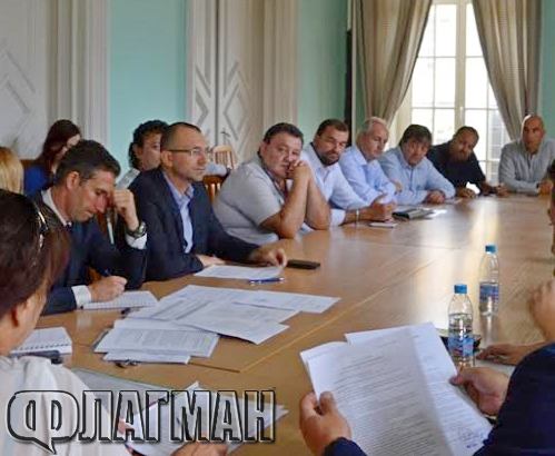 Областният управител Вълчо Чолаков проведе консултации  с политическите партии за новия РИК