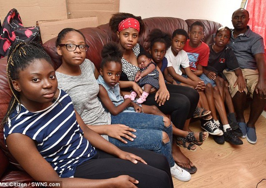 Толерантност! Мигранти от Камерун, настанени в Хилтън, одрусали Англия с 59 000 паунда за лукс и рум сервиз