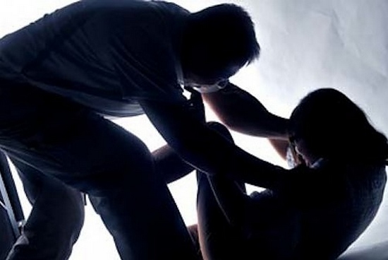 Брутален престъпник продължава да вилнее в Бургас, ограби две жени в ж.к. „Изгрев“