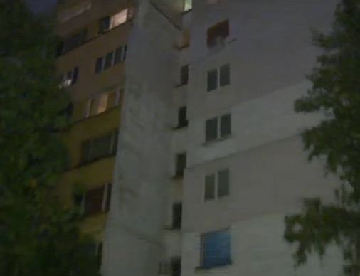 Евакуираха жителите на 16-етажен блок заради напукана носеща стена