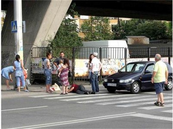 Кошмар! Две жени и 8-годишно дете пометени на пешеходни пътеки в Бургас
