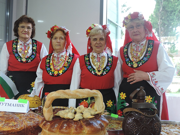 Обзор и Раковсково се представиха блестящо на празника на плодородието и изобилието