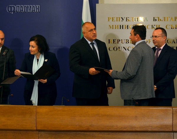 Съветник от Айтос получи споразумение за еврофинансиране от Бойко Борисов