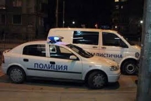 Извънредно! Намушкаха момиче в двора на училище