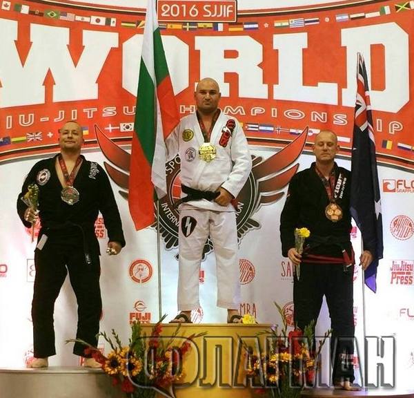 Невиждан успех! Бургазлия е първият световен шампион на България по бразилско джу джицу