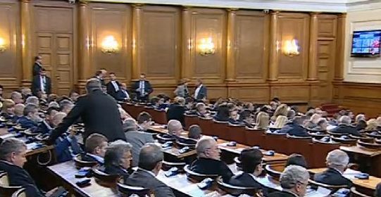 Депутатите започват обсъждането на Бюджет 2017 в пленарната зала