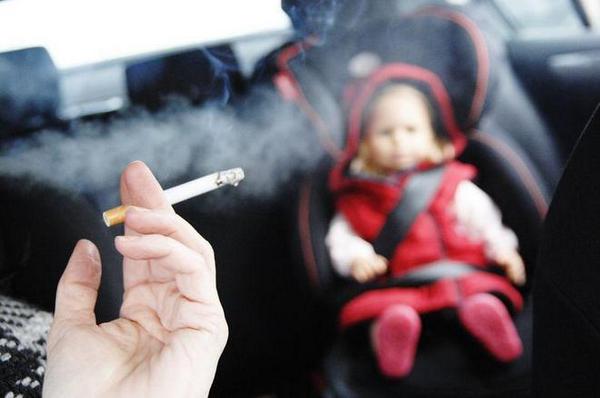 Преглед на регионалния печат: 70 % от младите бургазлии пушат