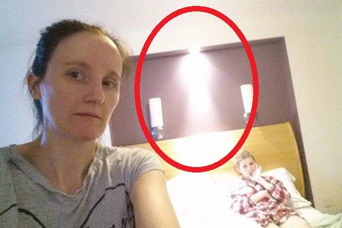 Ангел сниман до леглото на болна от рак девойка