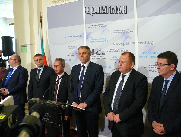 Борисов да продължи да управлява в оставка, докато Румен Радев стане президент, настоява ДПС