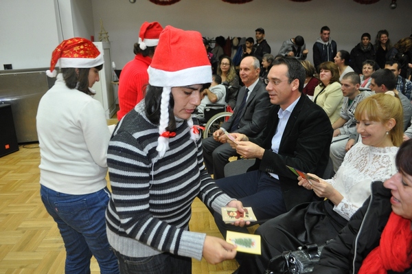 Бургаските хора с увреждания към своите съграждани: Желаем ви много любов!