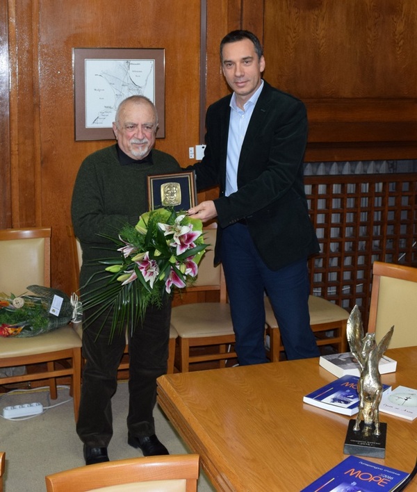 Ваньо Вълчев е новият носител на най-голямата бургаска литературна награда - „Златен пегас“ за цялостно творчество