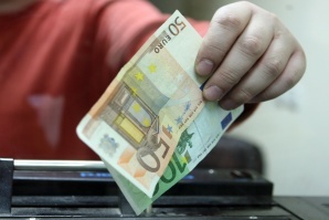 Македонски Ромео ограби 7 хиляди евро от рускиня в Свети Влас