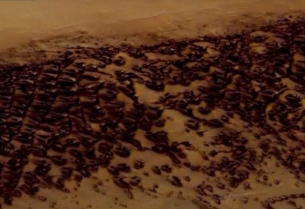 Мистика: Уфолози забелязаха опустошен град на Марс (ВИДЕО)