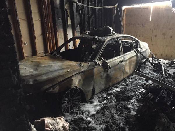 Огнен ад в ж.к. „Възраждане“: Запалиха гаража на бургазлия заедно с БМВ-то му