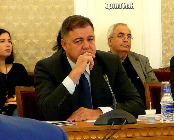 Военният министър поиска правителството на Борисов да стане служебно