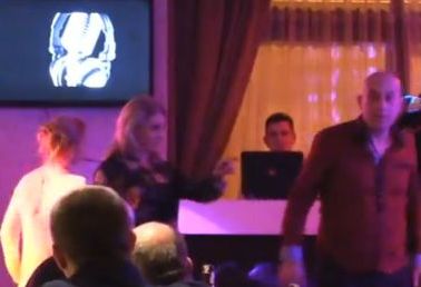 Скандал: Държавни служители „почетоха“ жертвите в Хитрино на парти в Несебър (ВИДЕО)