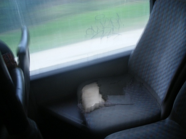 Отмъщение по бургаски: Разкъсаха седалките на автобус в ж.к. "Меден рудник"