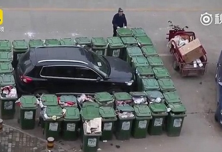 Отмъщение! Вижте какъв номер спретна  боклукчия на неправилно паркирал шофьор (ВИДЕО)