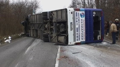 Патолози разбиха версия за трагичната катастрофа с автобус