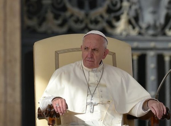 Папата: Светлините на търговията хвърлят сянка върху Божията светлина