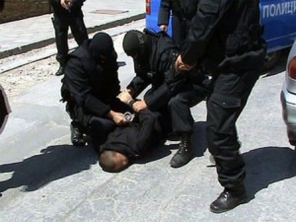 Оборотни дилъри напълниха арестите в Бургас по празниците