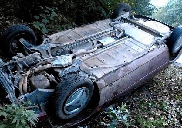 Пияна поморийка обърна колата си по таван, оцеля по чудо
