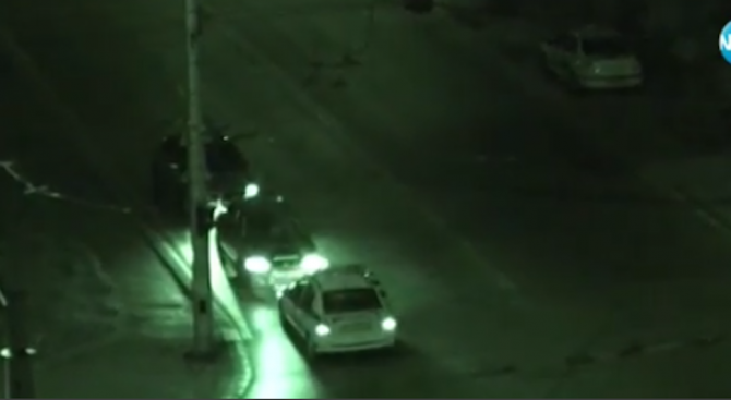 Извънредно! Две патрулки гонят черен Мерцедес в бургаския ж.к. „Изгрев”
