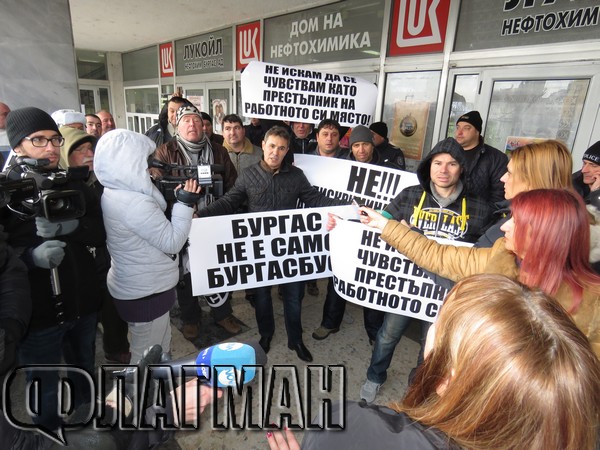 Такситата блокирали Бургас на Нова година не от мързел, протестирали