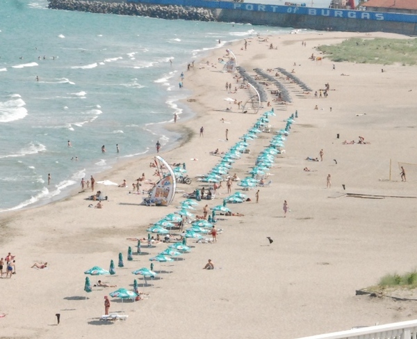 Преглед на регионалния печат: Търсят наемател на Централния плаж в Бургас