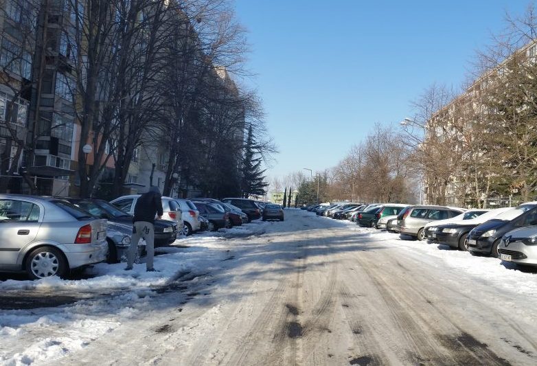 Впрягат и бургаските затворници да чистят снега