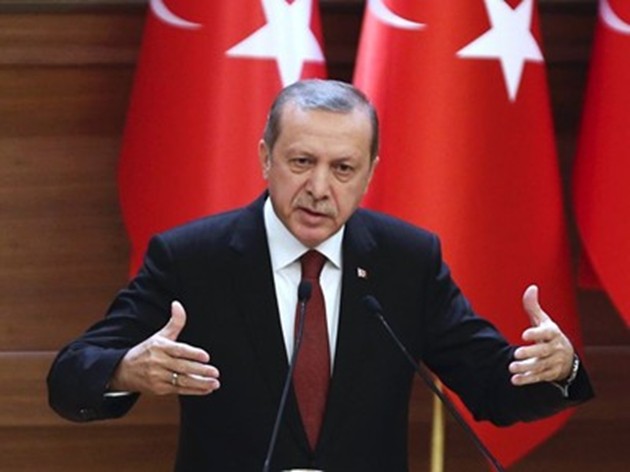 Ердоган уволни шест хиляди академици, полицейски и държавни служители