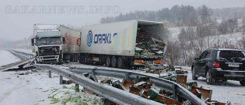 Три тира във верижна катастрофа на АМ „Марица“