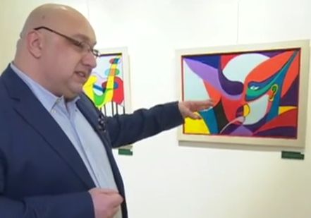 Министър тушира стреса с рисуване, помага на спортисти с изложба (ВИДЕО)