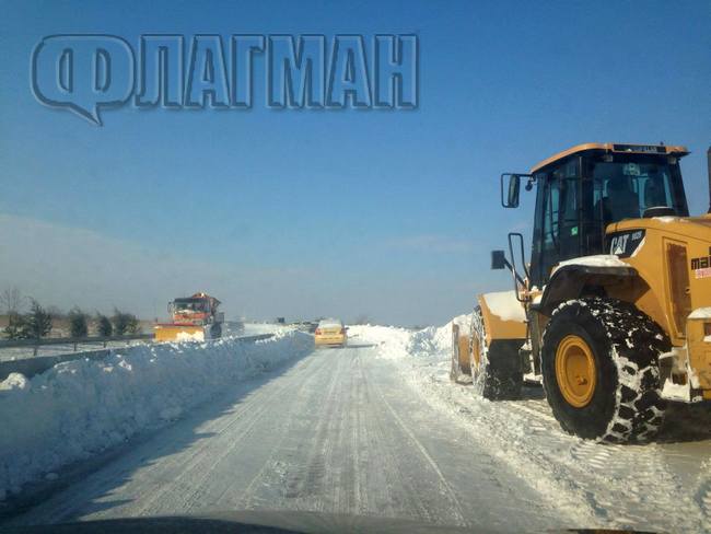 9.55 часа: Снегоринът пусна колите от Поморие за Бургас