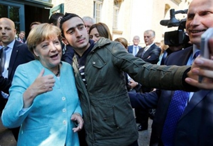Супернагъл! Бежанецът, който си направи селфи с Меркел, ще съди фейсбук