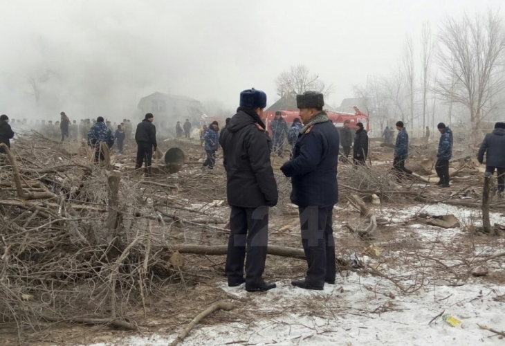 Ужасяващи снимки: 31 тела и части от още девет са открити под рухналия турски Боинг край Бишкек