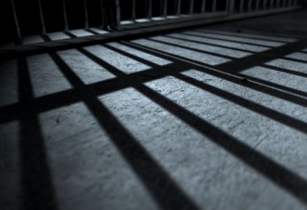 Затвор за младеж, обезчестил 13-годишна в първата им брачна нощ
