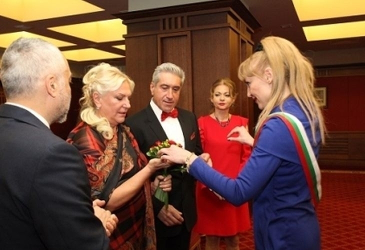 Сватбата на най-богата българка направи много щастлив сина й Руши!