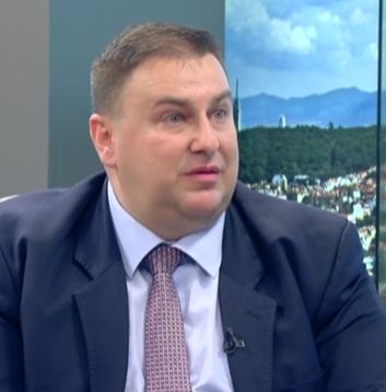 Емил Радев: Дали президентът изпълни опорните точки на Нинова, не знам, но България губи (ВИДЕО)