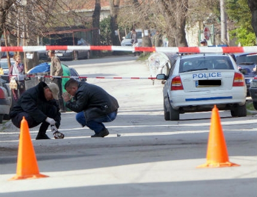 Джигит помете пешеходец до Операта и избяга