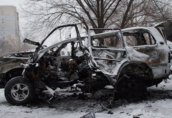 Извънредно от Луганск! Взривиха шефа на Народната милиция в колата му (СНИМКИ/ВИДЕО)