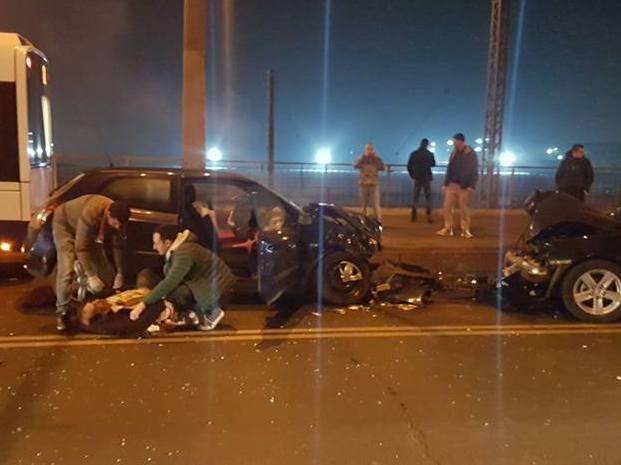 Извънредно! Тежка катастрофа на бул."Иван Вазов" в Бургас, има пострадали