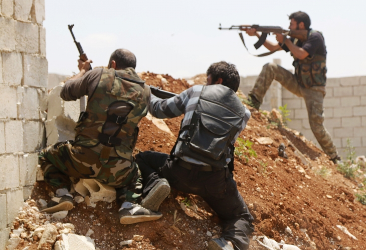 Руски спецназ и сирийски снайперисти дебнат терористи от ДАЕШ