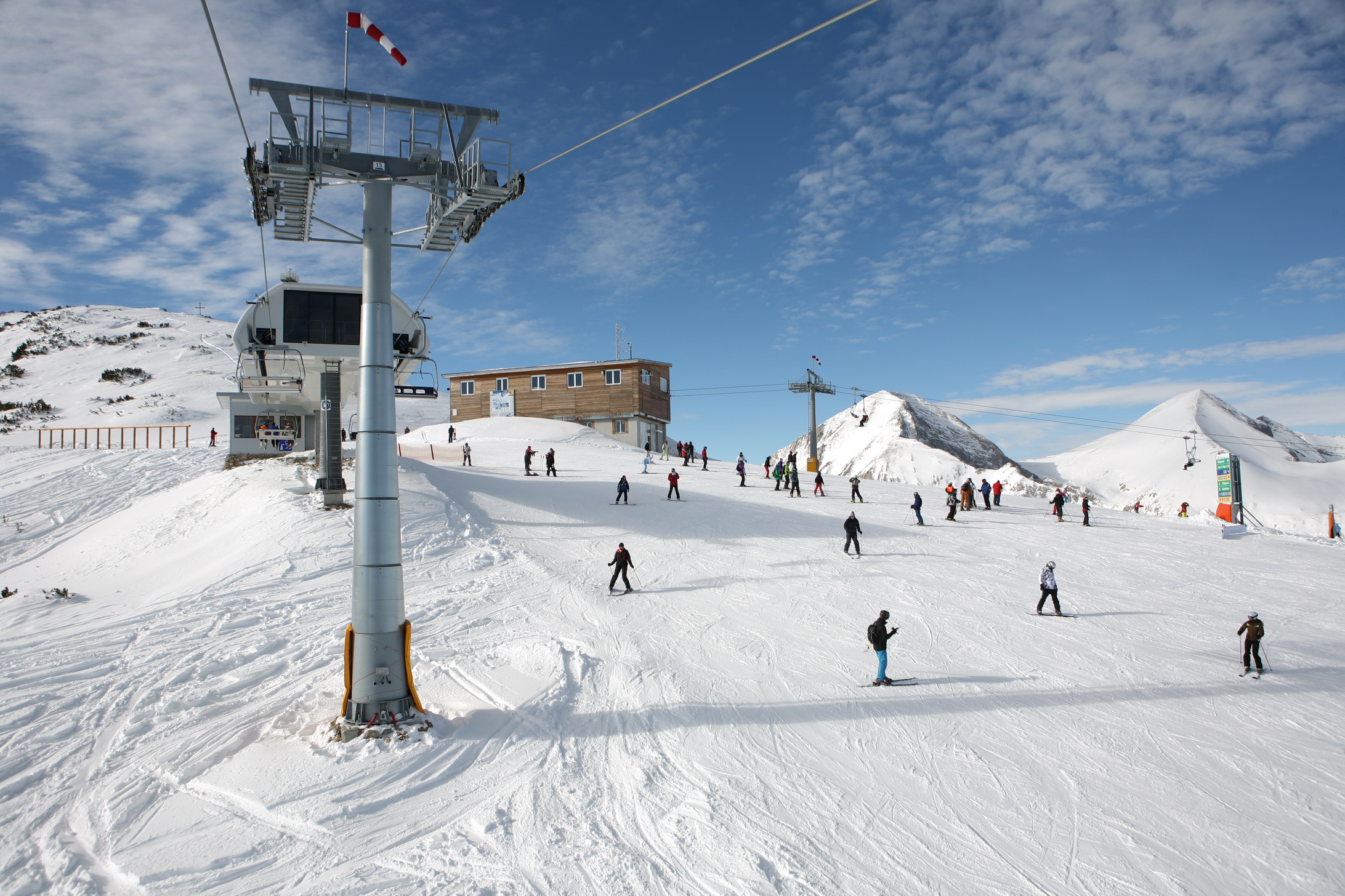 Ски почивка в България е с 3 500 лири по-евтина отколкото във Франция – но заслужава ли си парите?