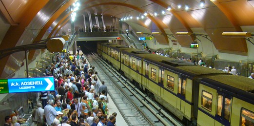 Разбра се коя е жената, хвърлила се в метрото