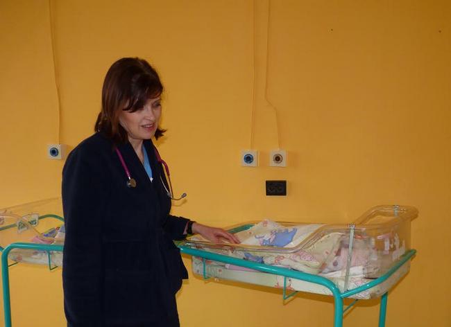 Бебчето Катя е най-малката героиня на УМБАЛ Бургас, вижте как лекарите я върнаха към живота